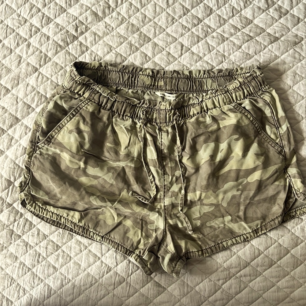 American Eagle camo shorts, size medium, used